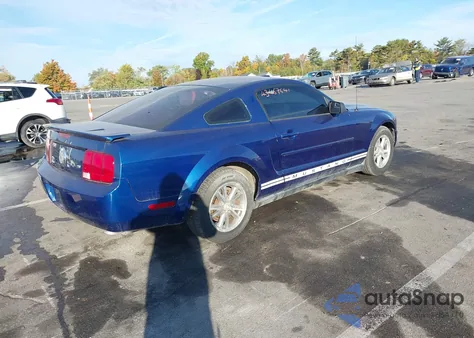 2008 Ford Mustang V6 Deluxe/V6 Premium из США, поврежденный, VIN 1ZVHT80N385193616